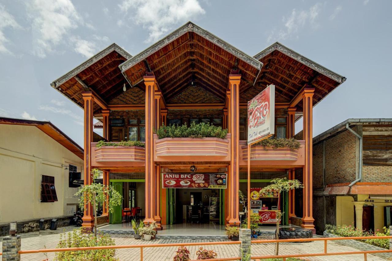 Oyo 3202 Hans Homestay Tuk Tuk Buitenkant foto
