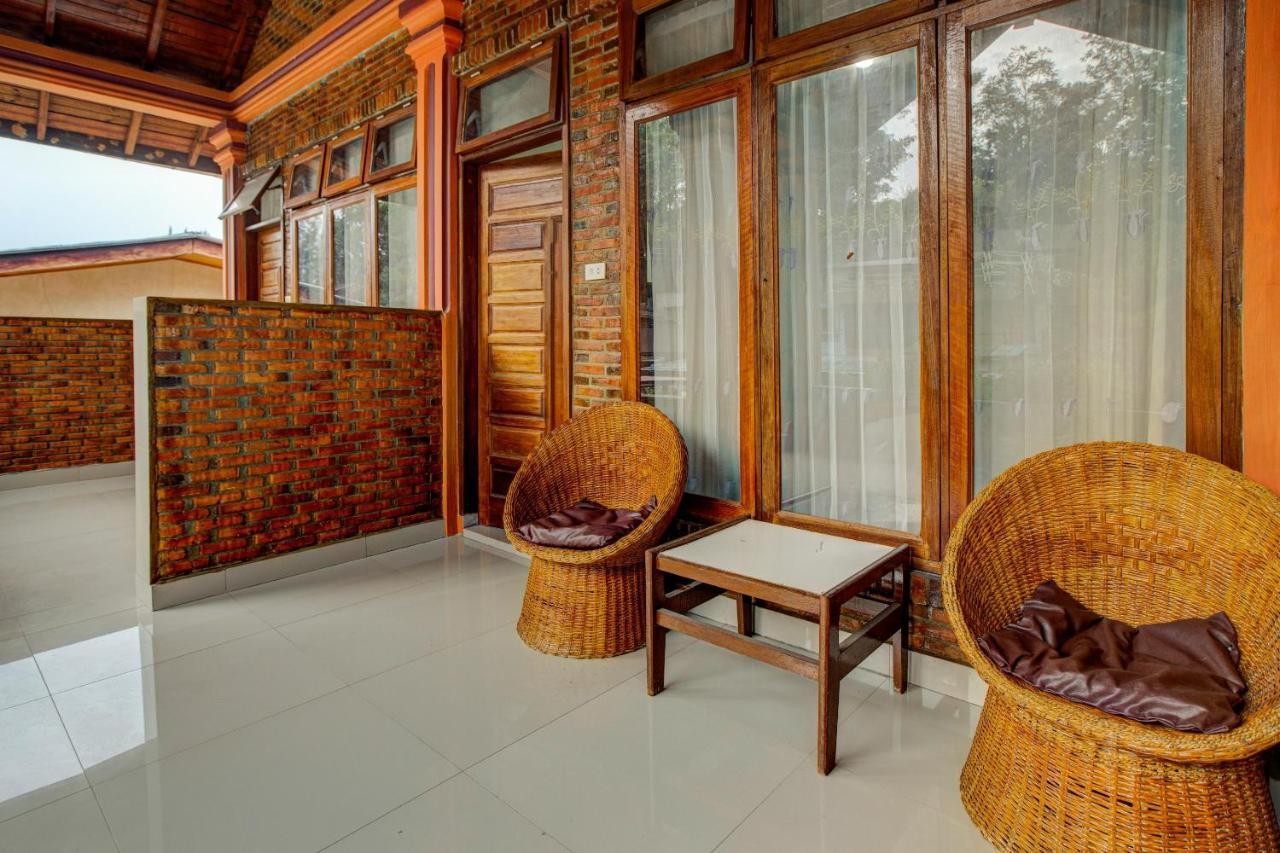 Oyo 3202 Hans Homestay Tuk Tuk Buitenkant foto