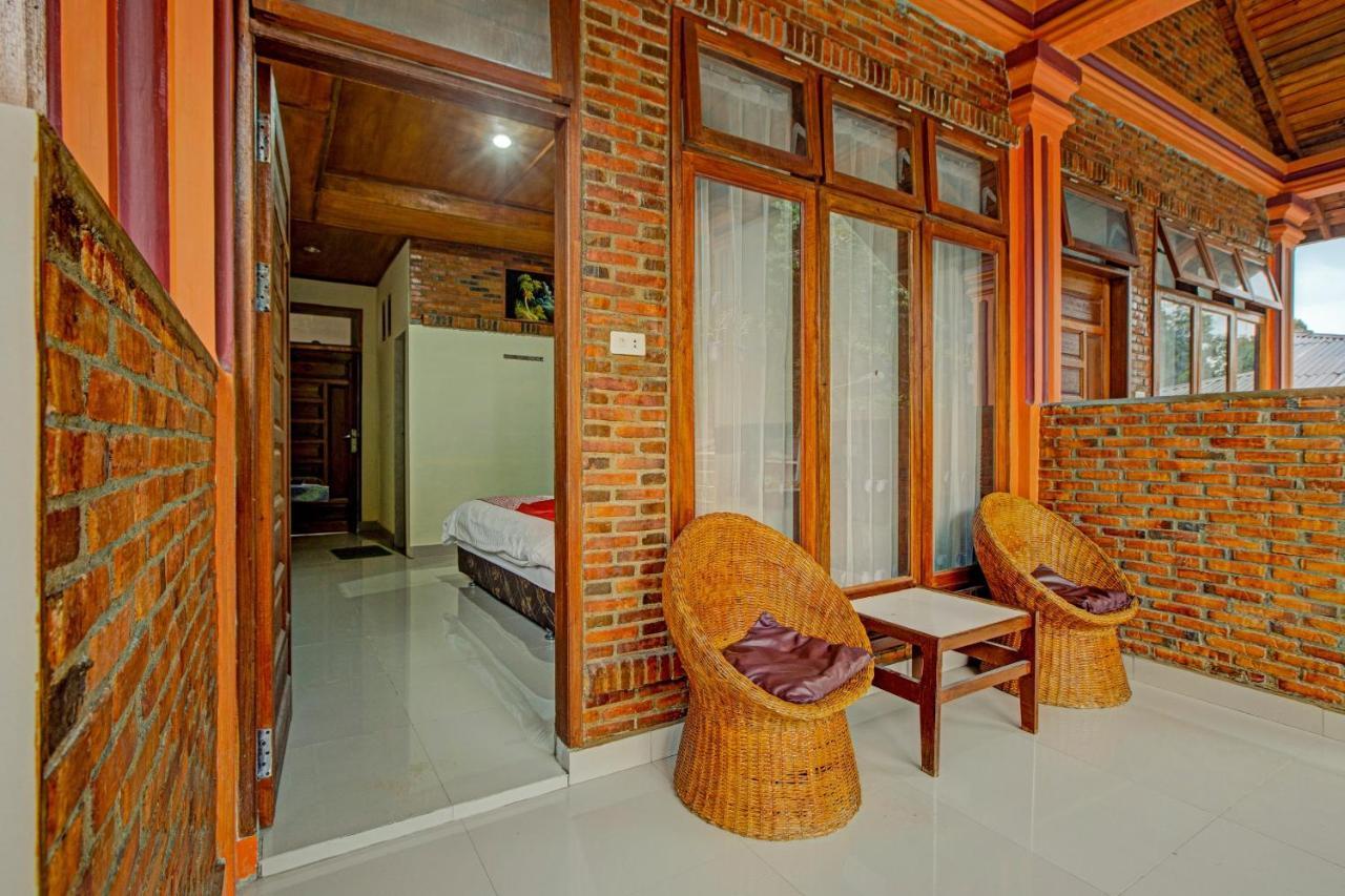 Oyo 3202 Hans Homestay Tuk Tuk Buitenkant foto